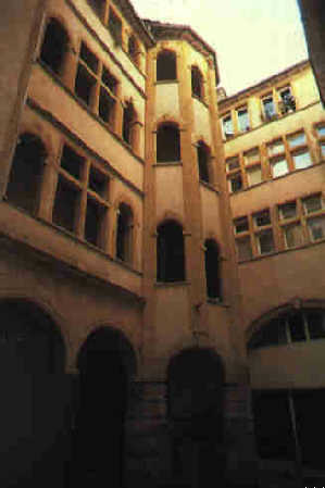 Une cour rue du boeuf